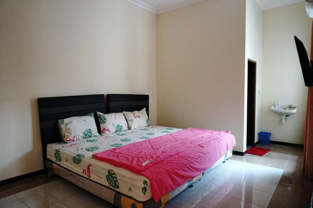 Green Surabaya Homey Esterno foto